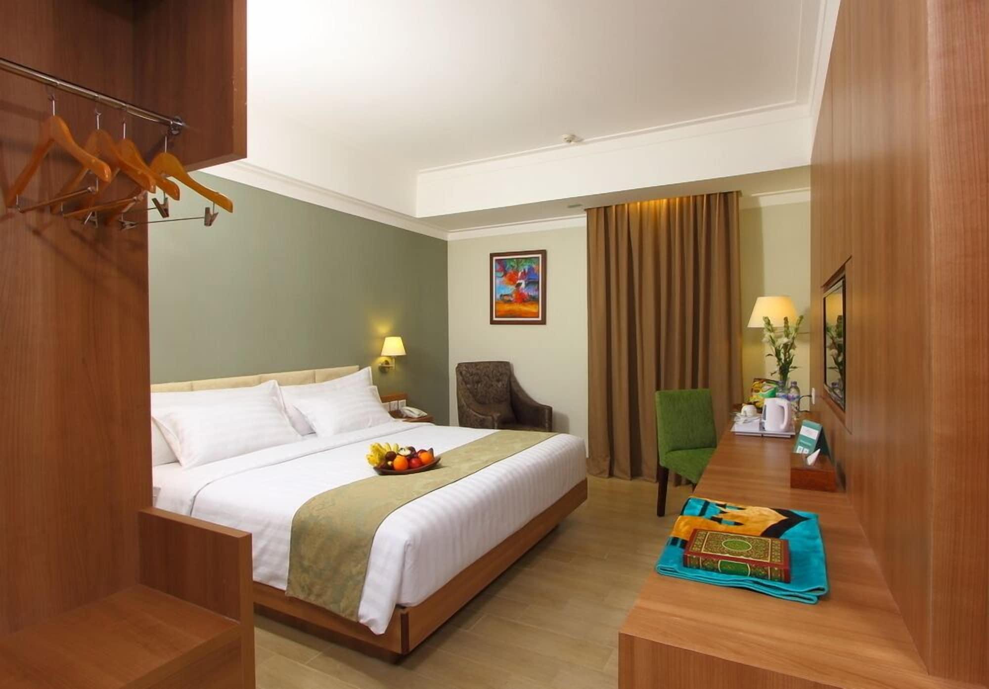 Aziza Syariah Hotel Solo By Horison Exterior photo