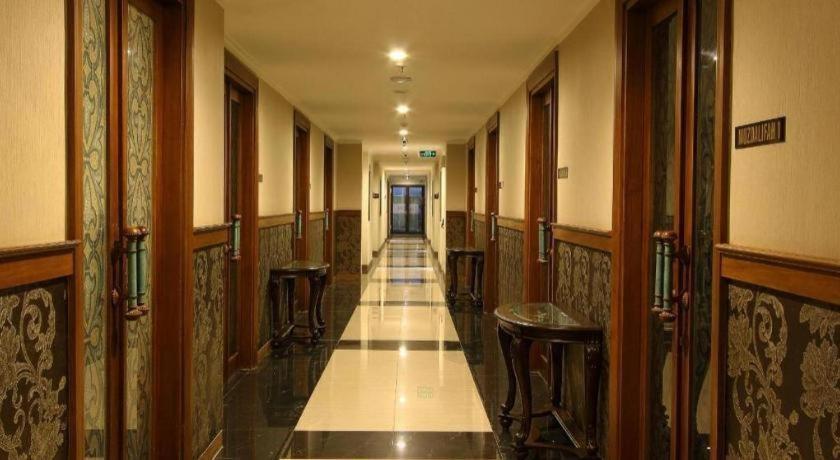 Aziza Syariah Hotel Solo By Horison Exterior photo