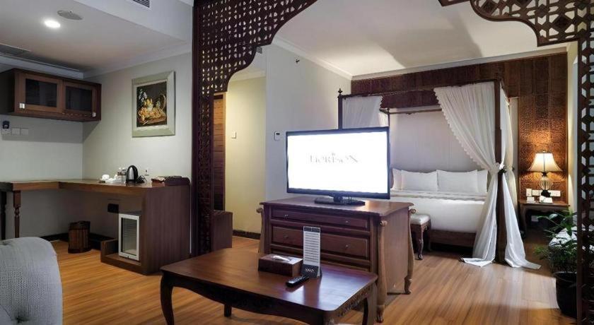 Aziza Syariah Hotel Solo By Horison Exterior photo